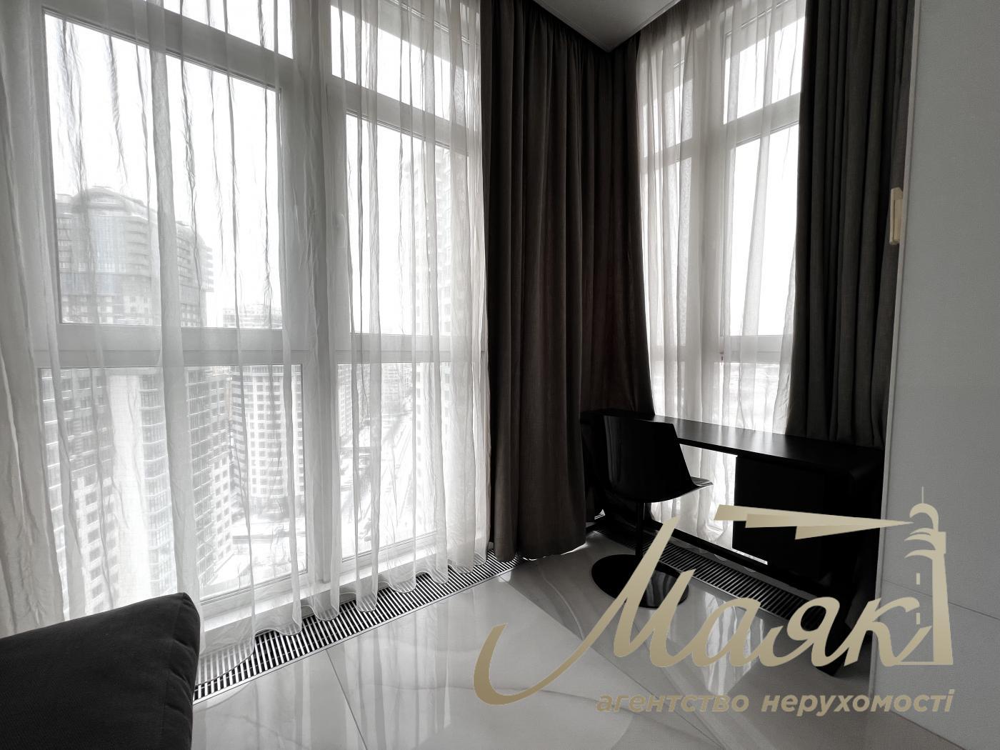 For sale 4-bedroom apartment, LCD Novopecherskie Lipki, 116.4m², Pechersk, Kyiv