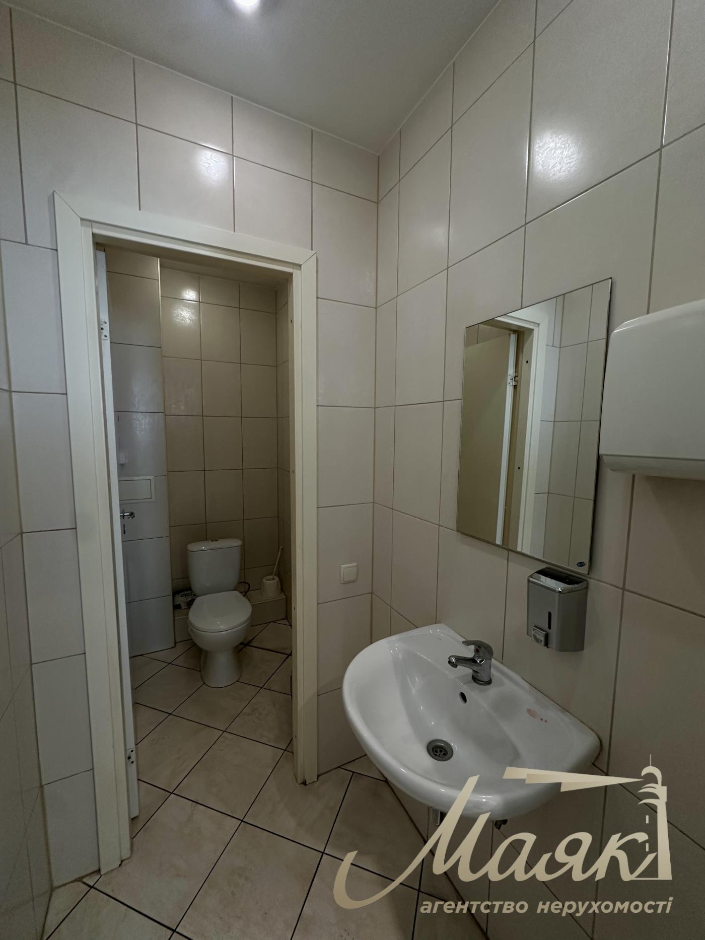 Rent a front building (656m2) on 7.5 hectares, Sadovaya street, with. Sofievskaya Borschagovka