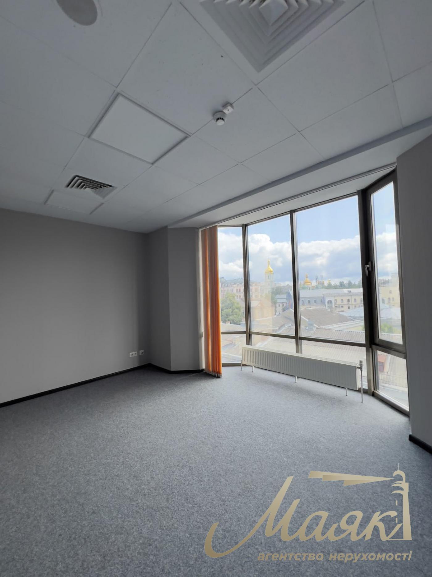 Оренда офісу 650м2 в БЦ Панорама по вул.Велика Житомирська 20, Золоті Ворота.