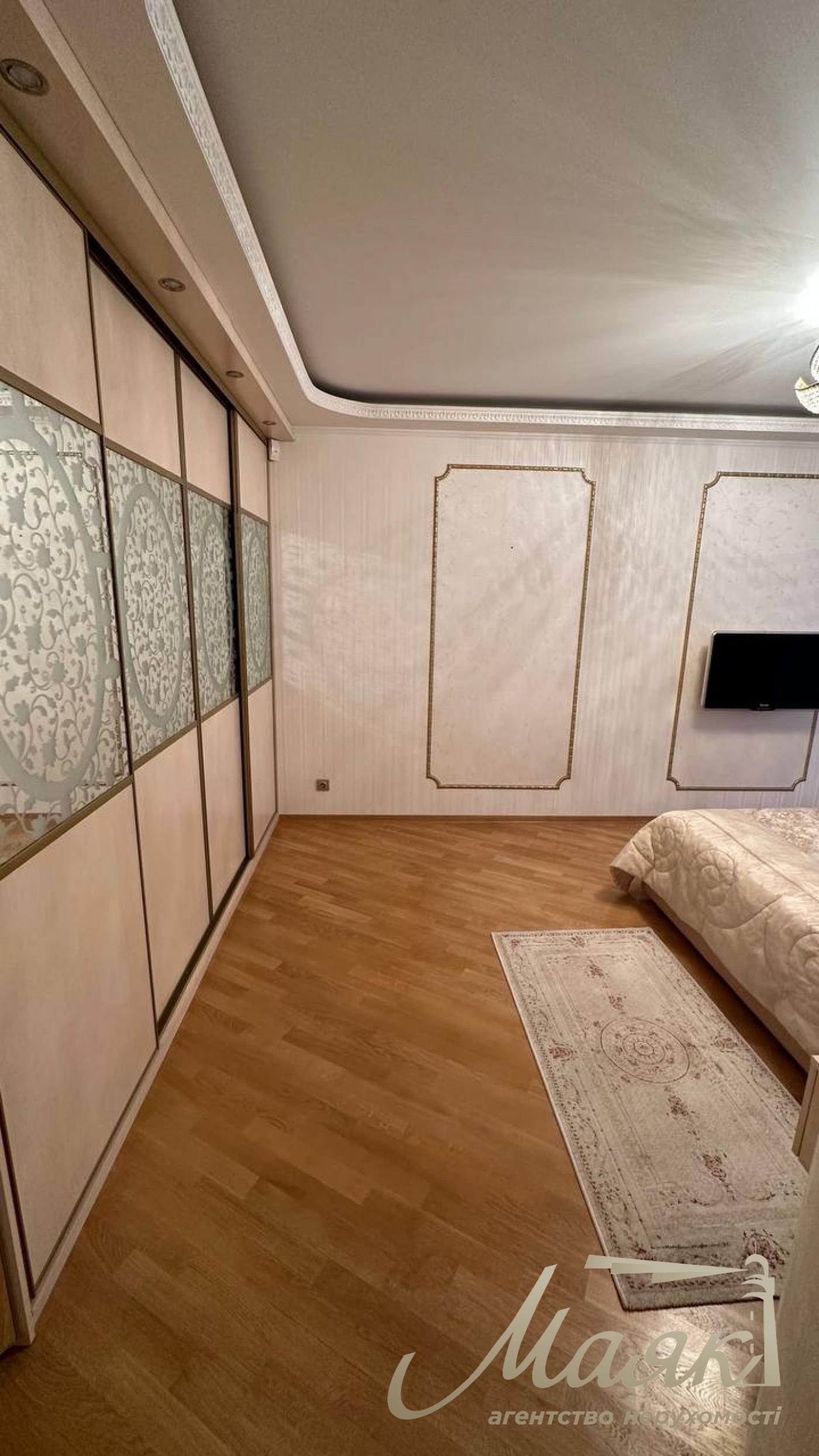 Rent 3-room apartment st. Shelkovichnaya, Lipki