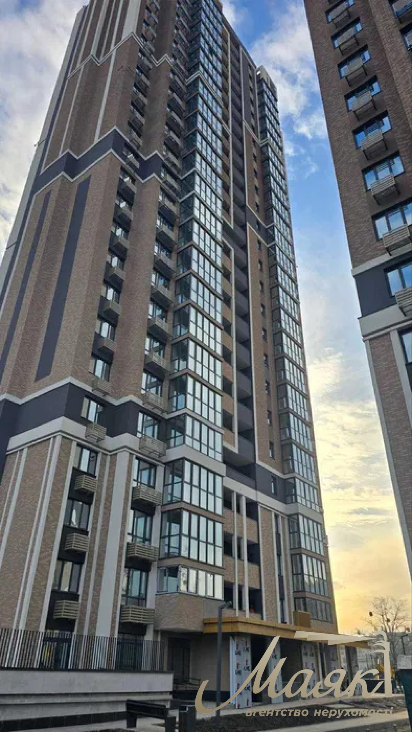 For sale commercial area Vasylkivska str., Kiev