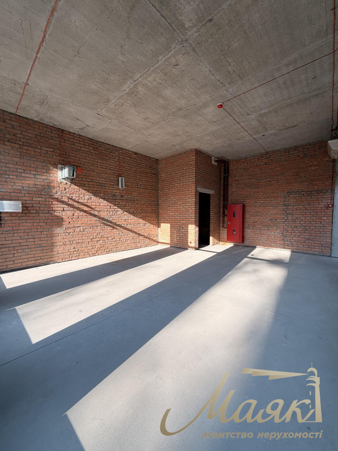 Оренда фасадного комерційного приміщення ЖК Трініті, вул. Тютюнника