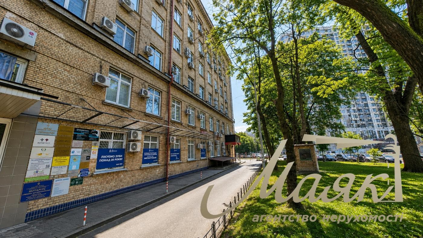 Продаж офісного поверху площею 1000 м², вул. Євгенія Коновальця, 31, Печерськ