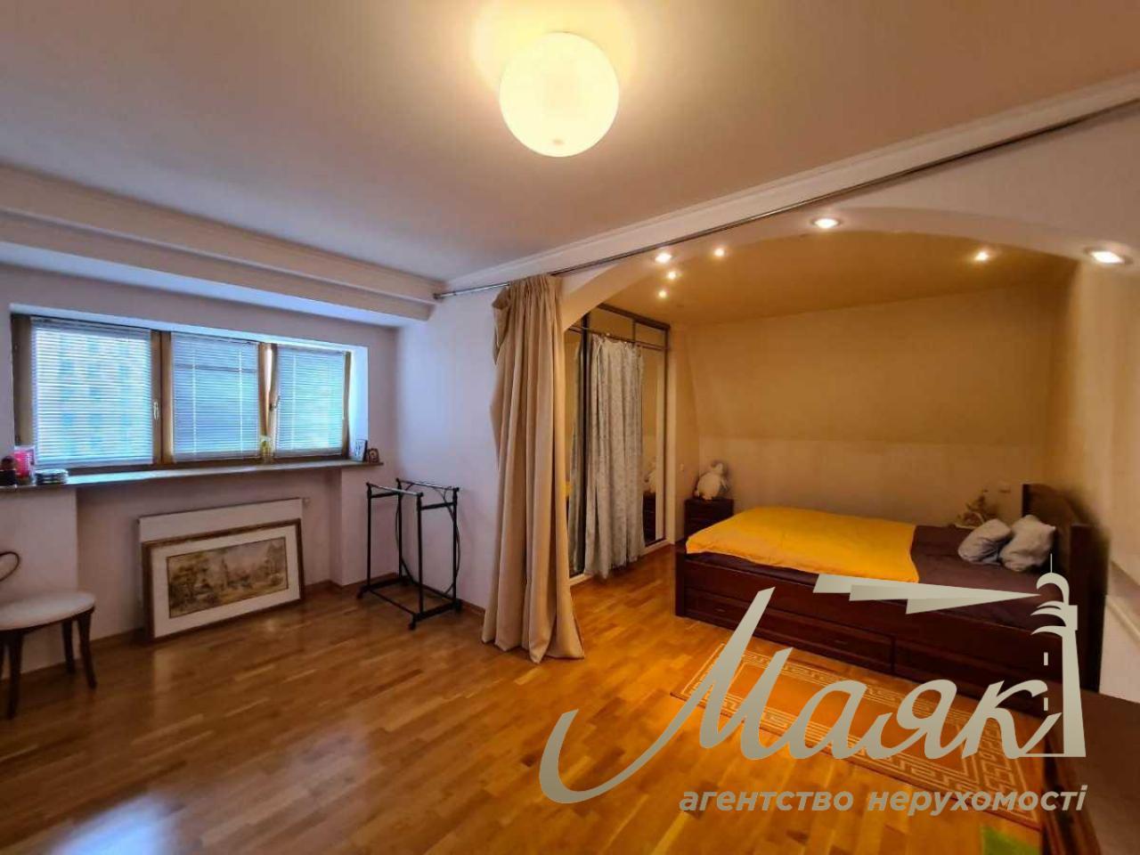 Sale of 2-level apartment 326 m2 st.Institutskaya 13/4 Khreshchatyk