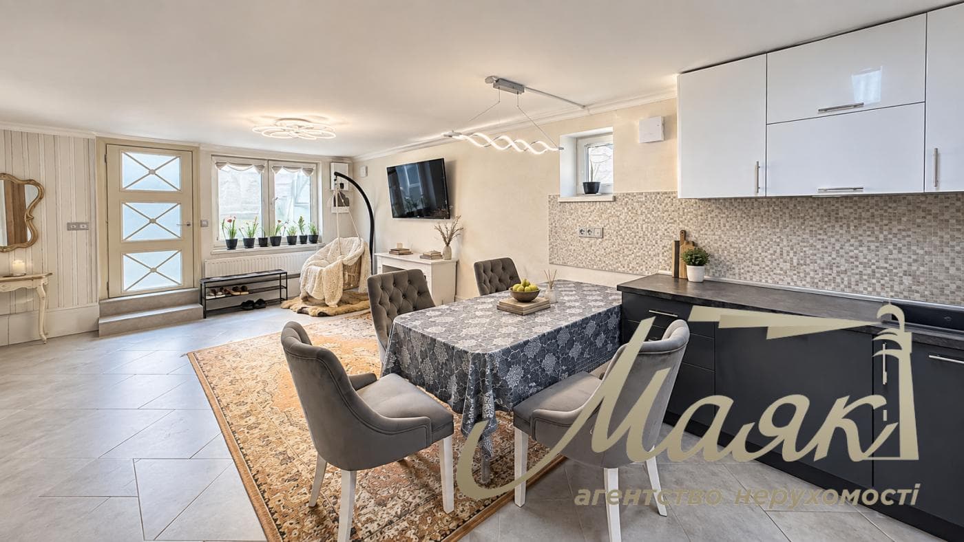Продажа дома 150 м², 7 соток, 2 спальни, гостевая комната, автономное отопление, с. Подгорци/Романков, Киевская область, Обуховское направление.