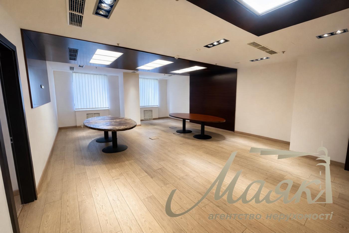 Office for rent in the Center of Kiev 192m2 Vladimirskaya str. 12 m. Maidan Nezalezhnosti