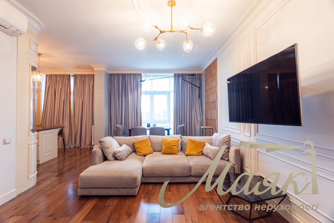 Sale 4k apartment with parking place in LCD Zverinetskyi, Pechersk, Kiev