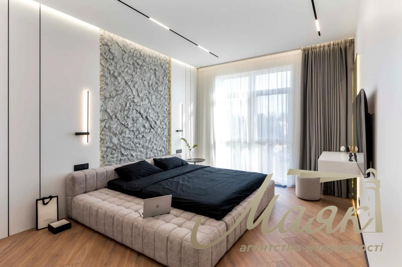 Продаж 3-х кімнатної квартири в ЖК Солом'янський вул. Університетська вул., 17-А