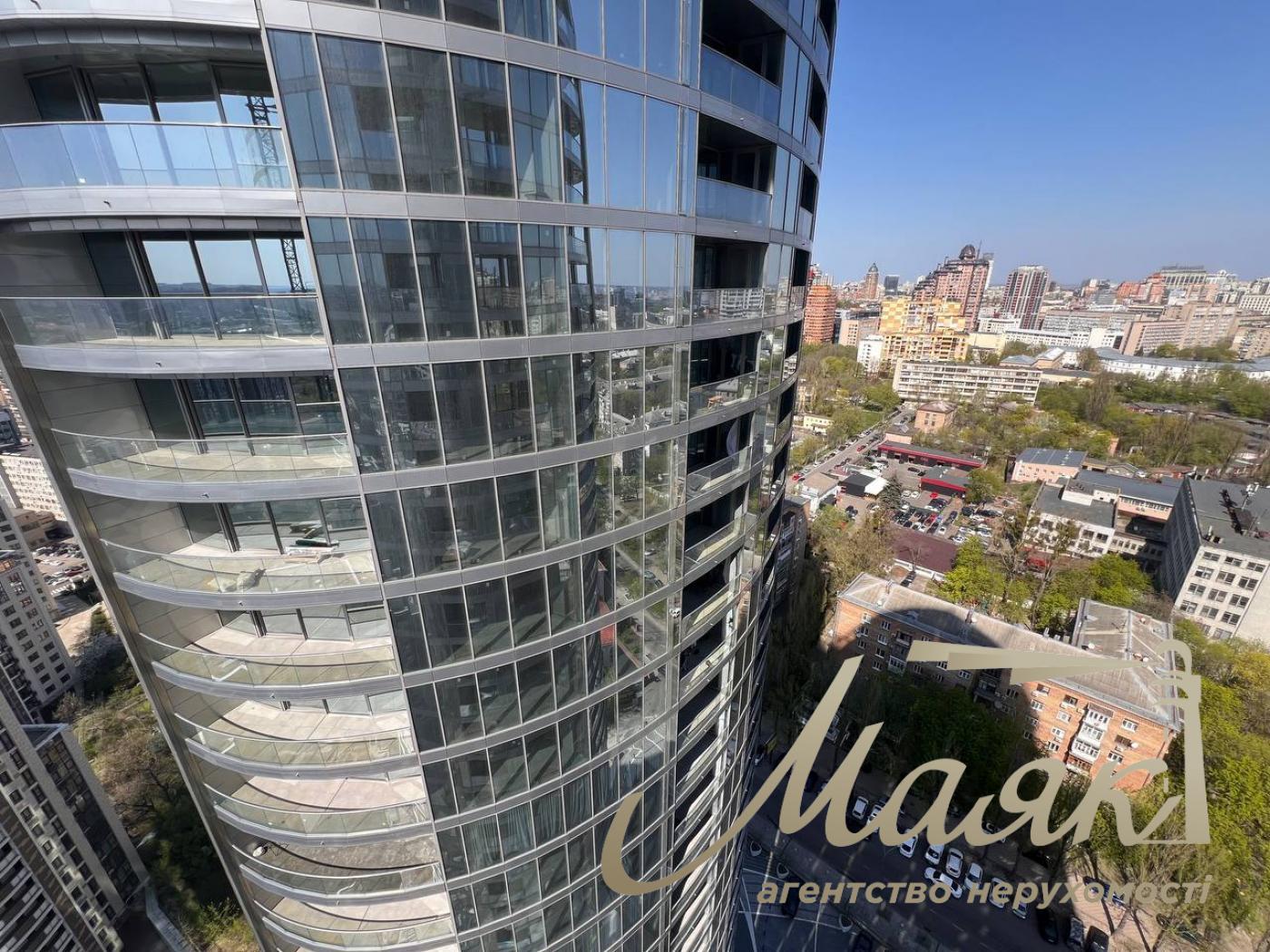 Продаж видової 1-ї кімнатної квартири, 63 м3 у ЖК Taryan Towers