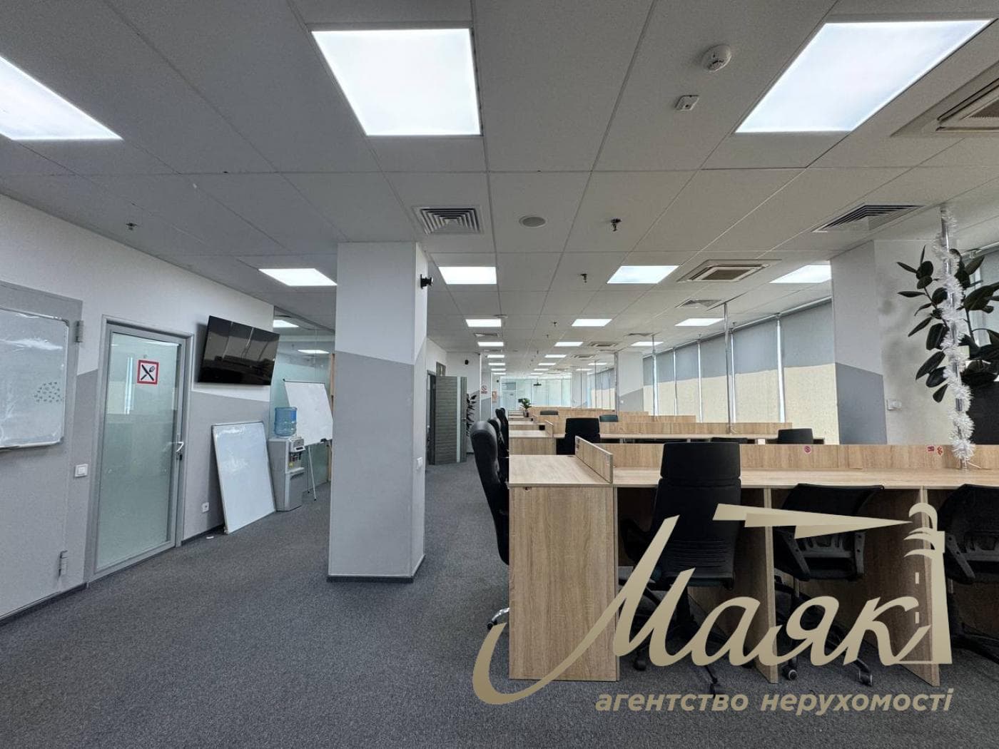 Office space for rent: 972 m² in the business center at 15 Leipzigskaya St., Pechersky District.