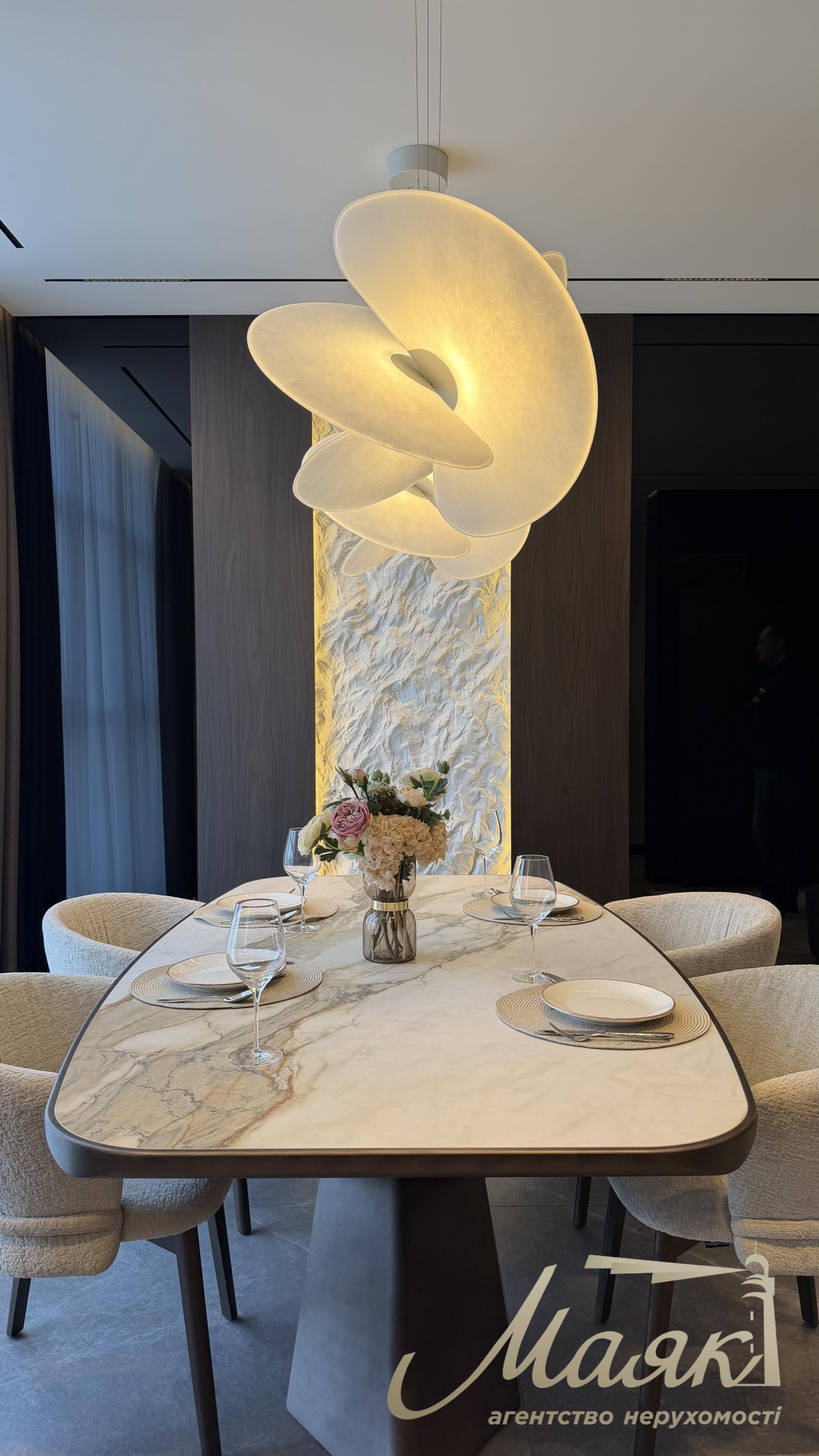 Продаж квартири 118м2 в ЖК Новопечерськие липки, ул. Андрея Верхогляда 15Б. (Михайла Драгомирова)