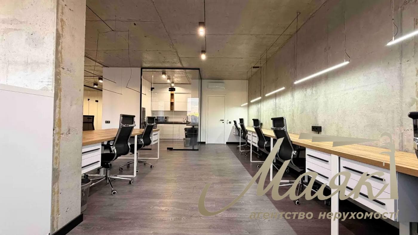 Оренда офісу площею 160 м² на вул. Дмитрівська, 60
