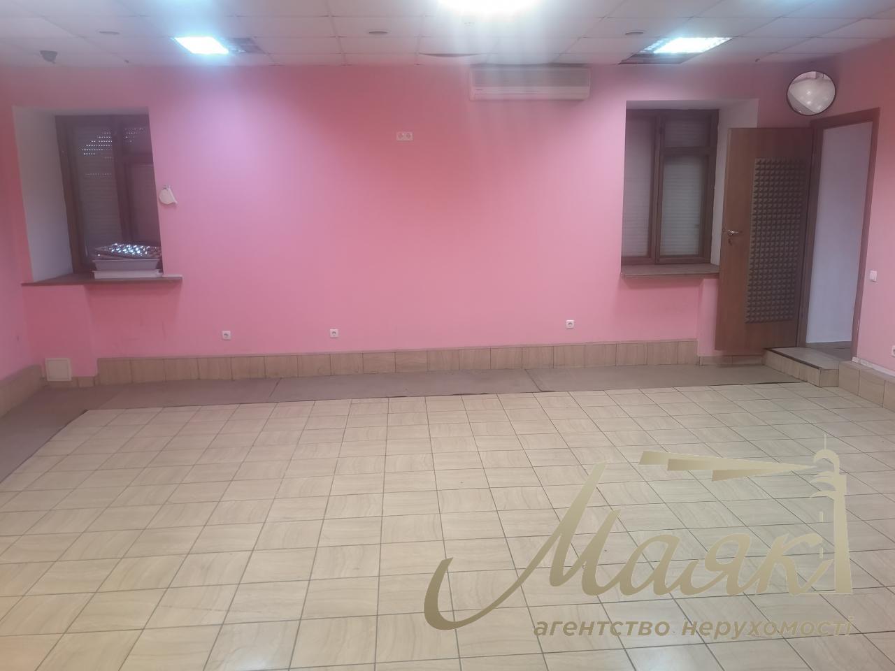 Sale of retail space in the center, Sichovykh Striltsiv (Artema) street