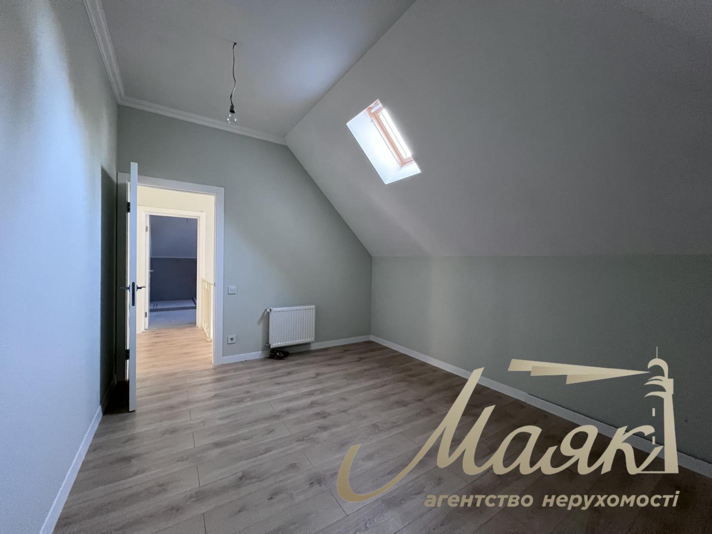 Продаж будинку в закритому КМ AlpenPark серед лісу