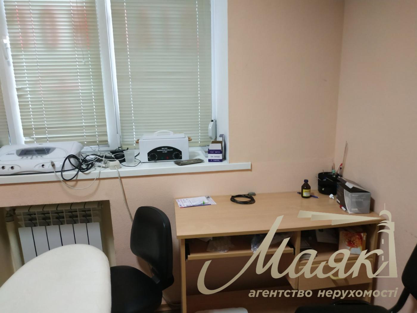 Оренда фасадного приміщення 134 м2 у Печерському районі, вул.Кіквідзе (Бойчука) 18А