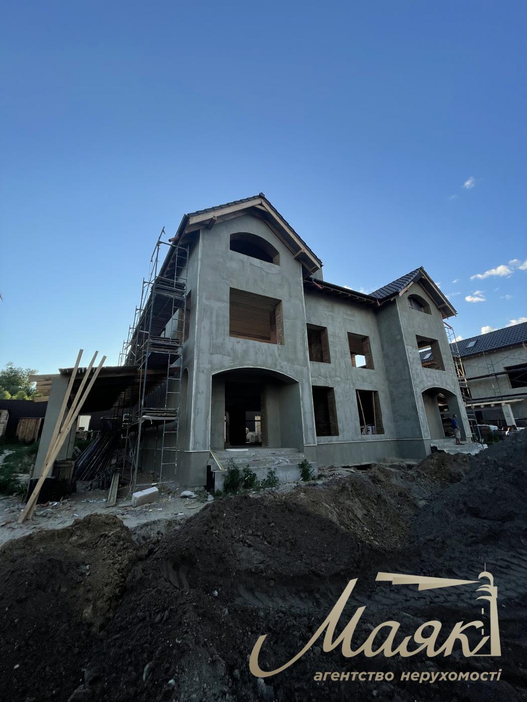 Продаж 3х-поверхового будинку вул. Бродівська, с. Чапаївка, Київ