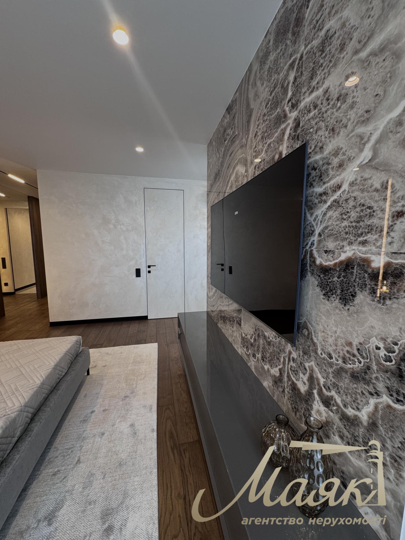 Продаж квартири 120m2 в ЖК Французький квартал 2, вул. Джона Маккейна 3а, Центр, Київ