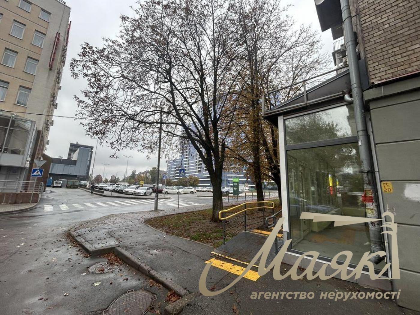 Оренда фасадного приміщення бул. Міхновського, Печерськ