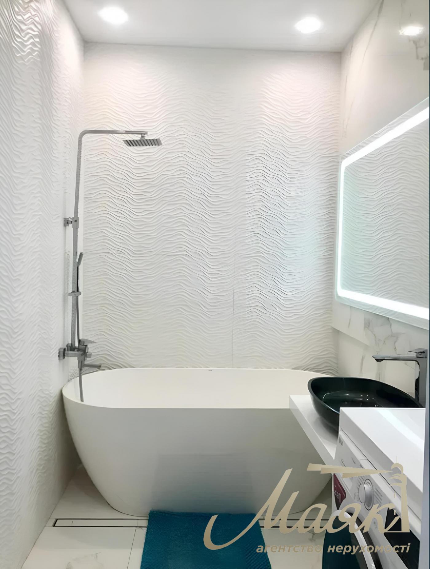 Rent 1-room 48m2 apartment in the LCD "Chicago central house" Antonovicha str. 44