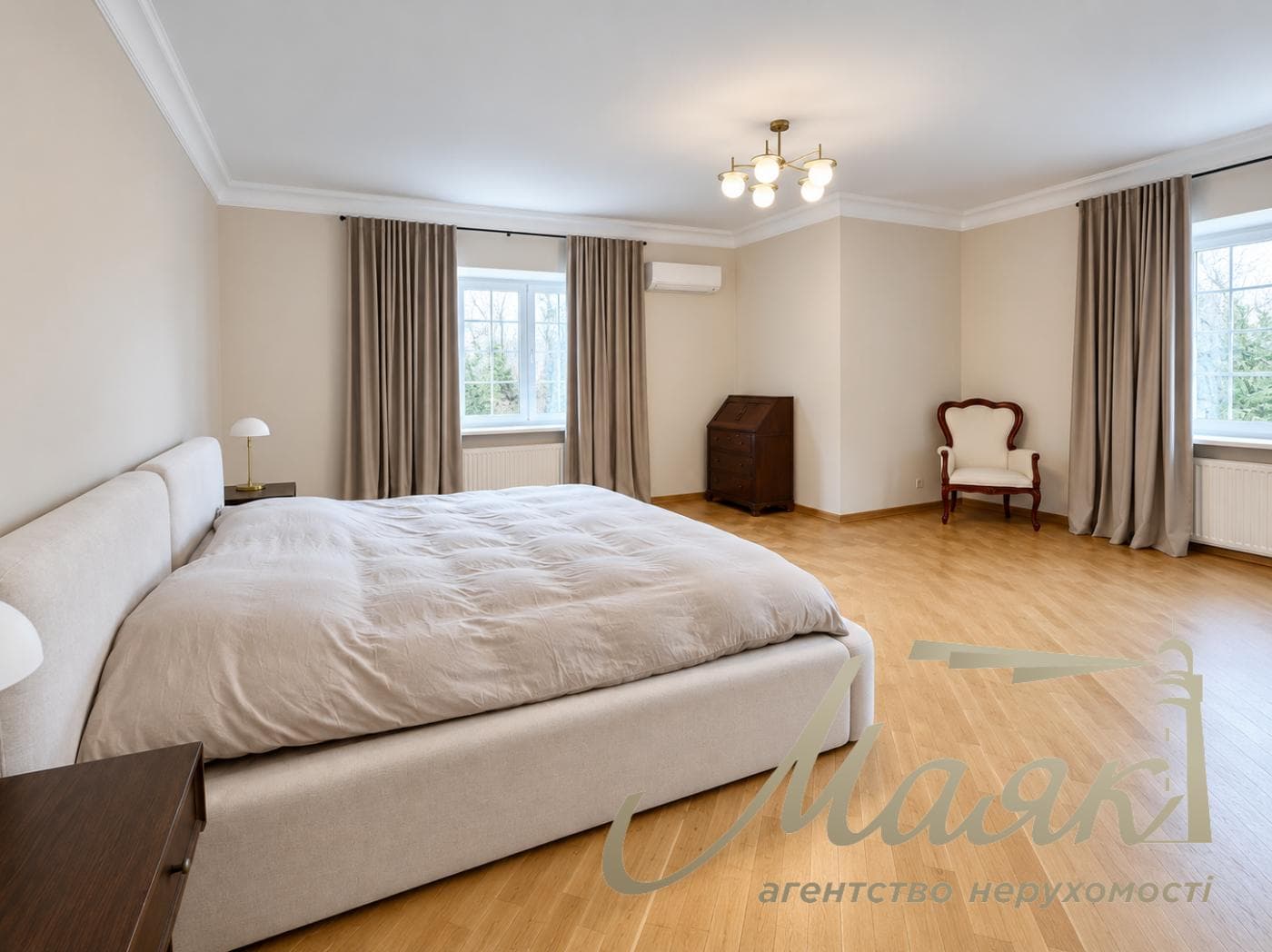 490 m² house for rent in a gated cottage community in the village of Kozin/Koncha-Zaspa, with access to the water, Kyiv Oblast, Obukhiv direction