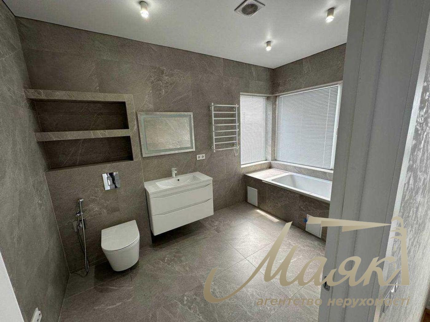 Продаж 2х-поверхового будинку (150м2) с.Гатне