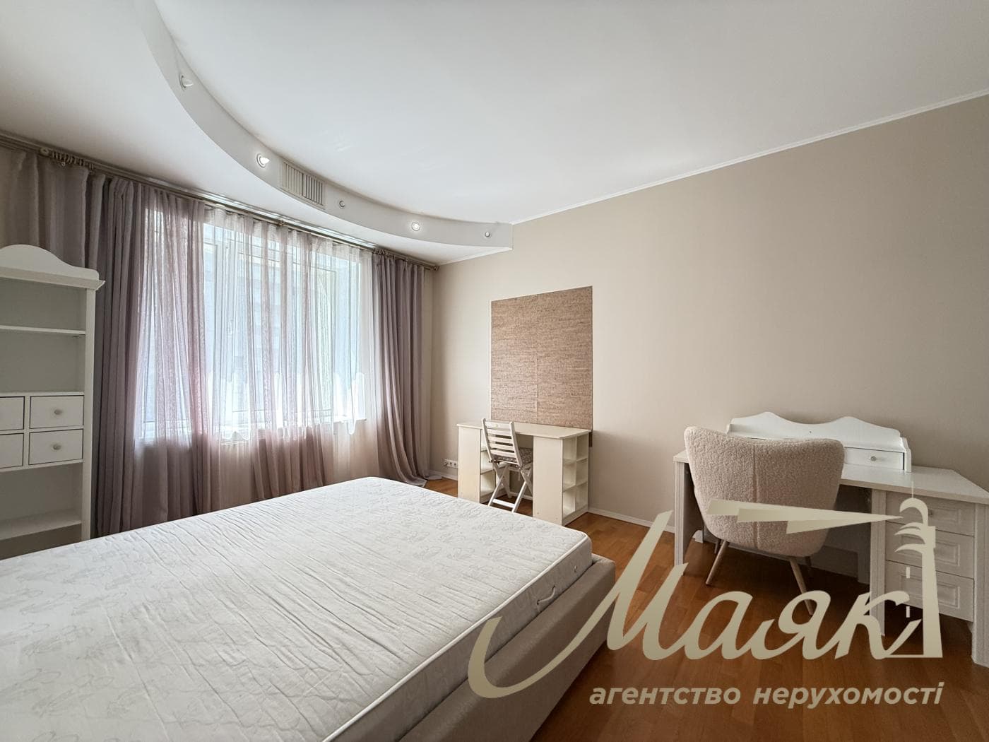 Продажа 3-х комнатной квартиры, Драгомирова, 4, Печерск, Центр!