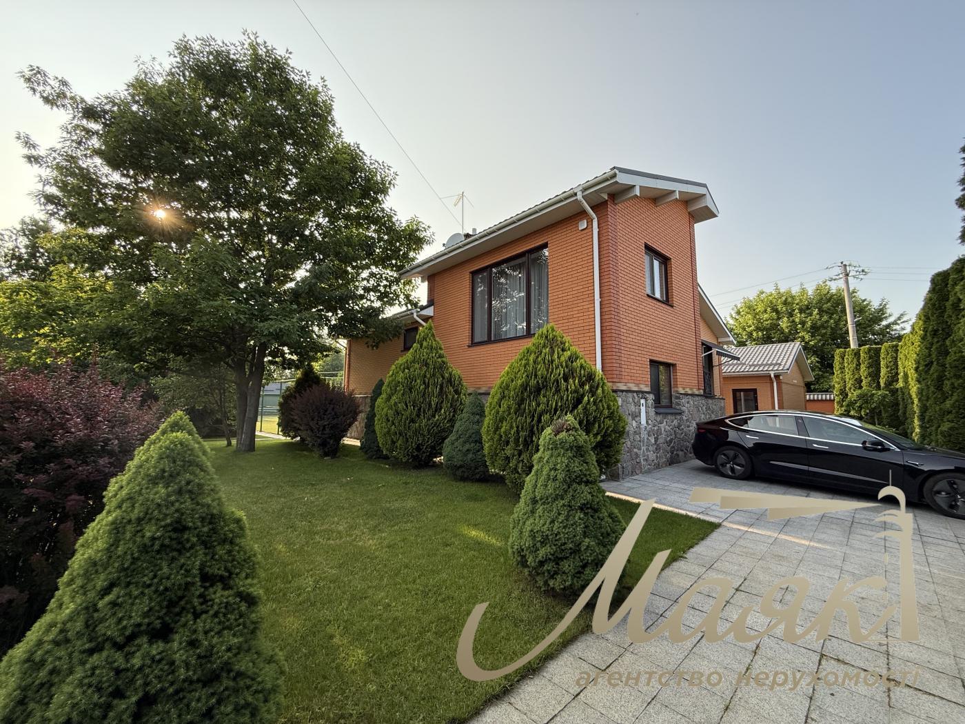 Оренда будинку 400 кв.м з тенісним кортом, великою зеленою територією | Бориспільський район| с.Гора