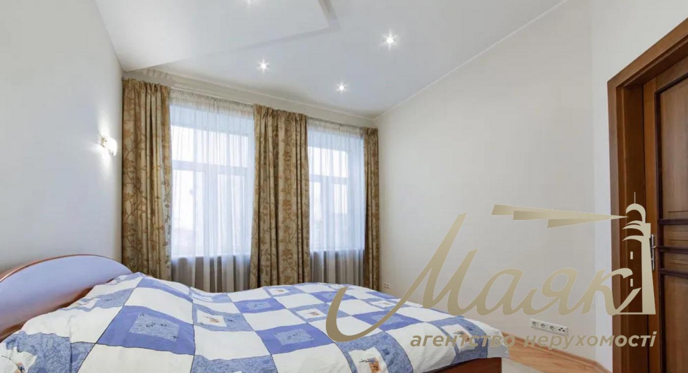 Продаж 4к дворівневої квартири вул. Дарвіна, Липки