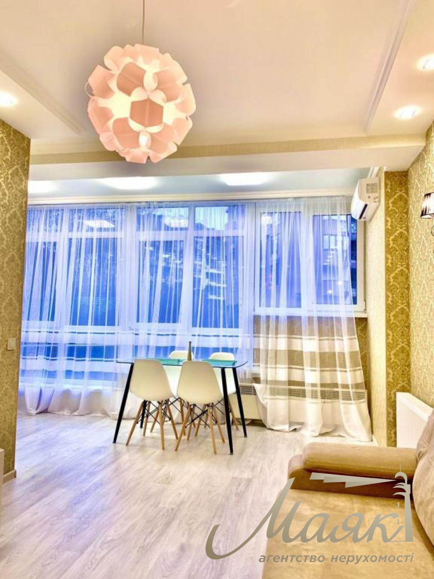 Rent 3-room apartment residential complex Lvivsky quarter, Glubochitskaya street