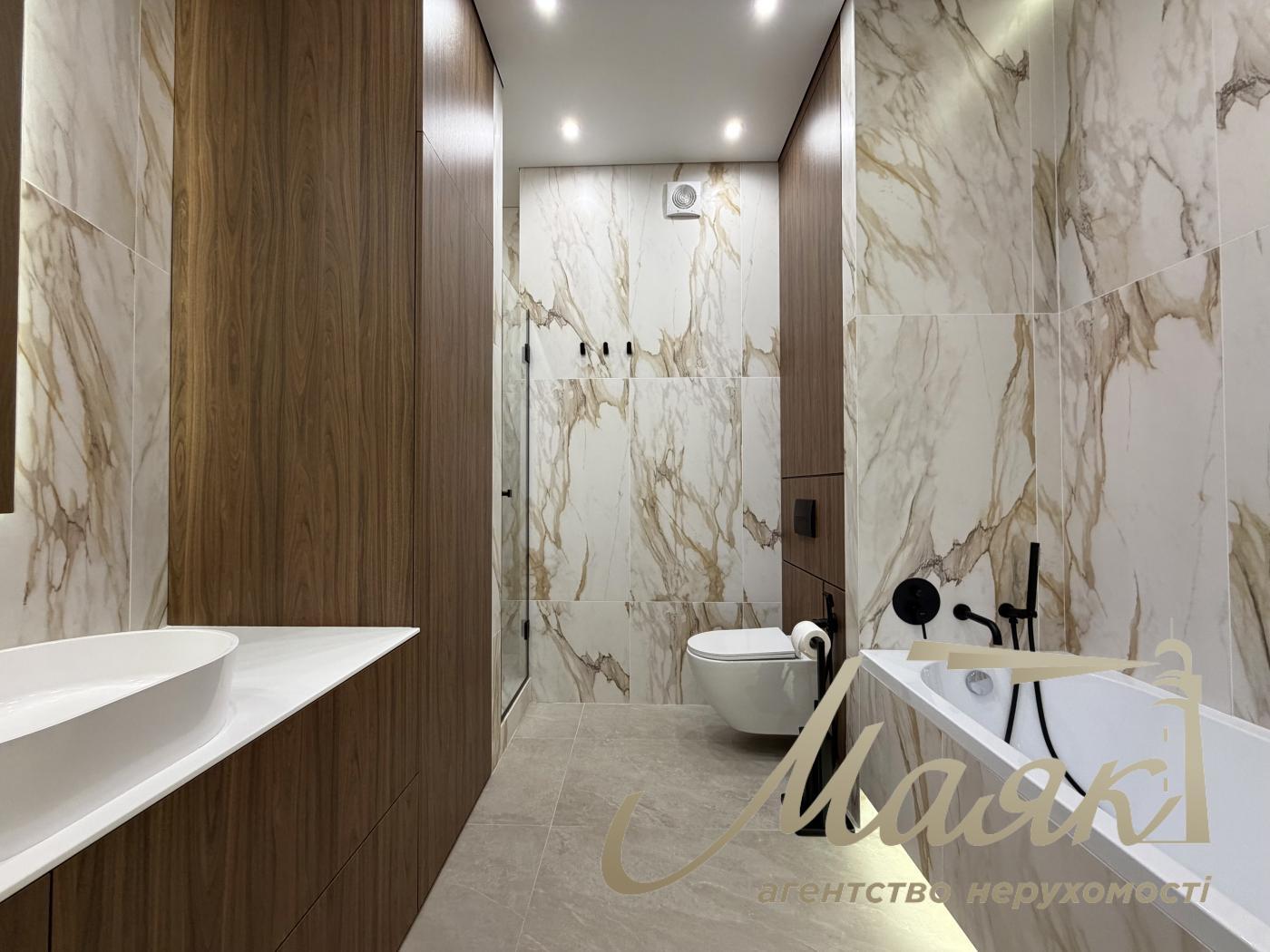 Оренда 3-кімнатної квартири 91м2 у ЖК "Фундуклеївський", Центр Києва, вул. Богдана Хмельницького, 58А.