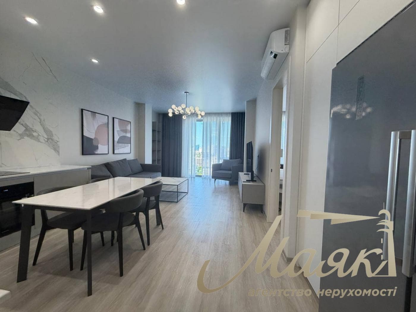 4-room apartment for rent in the Atlantic Residences complex, 118 Antonovycha St., Downtown.