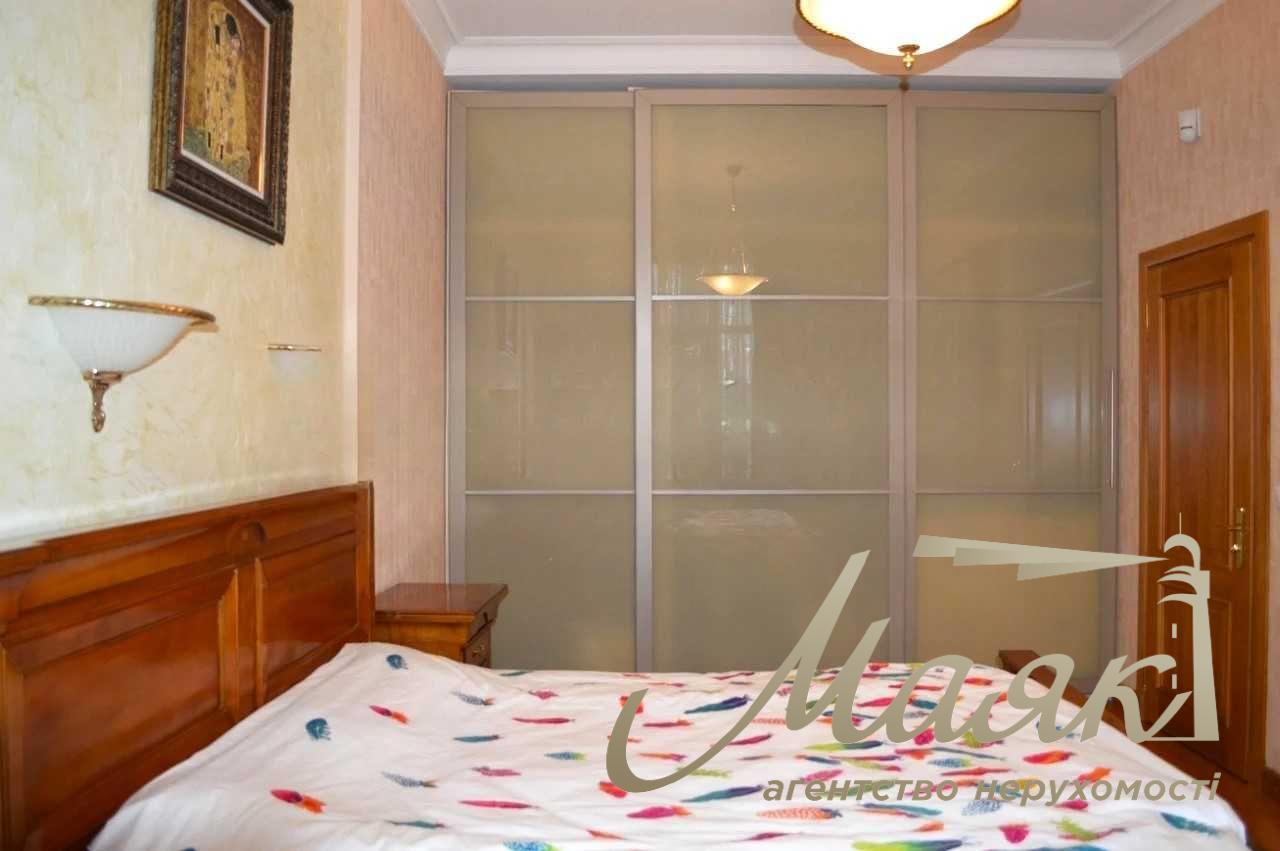 Продаж 2-комнатной квартиры 65.2м2 ул. Банковая, 1, рядом с Администрацией Президента