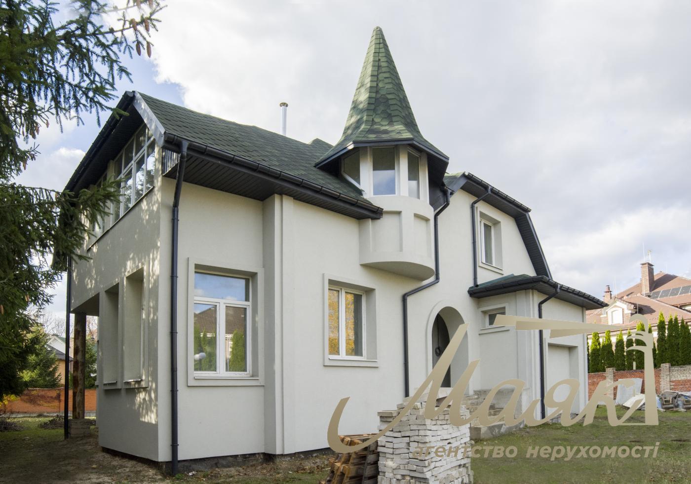 Продаж будинку з гаражем 365м2, ділянка 15 соток у КМ "ОБРІЙ - К" вул. Центральна, у с. Козин,