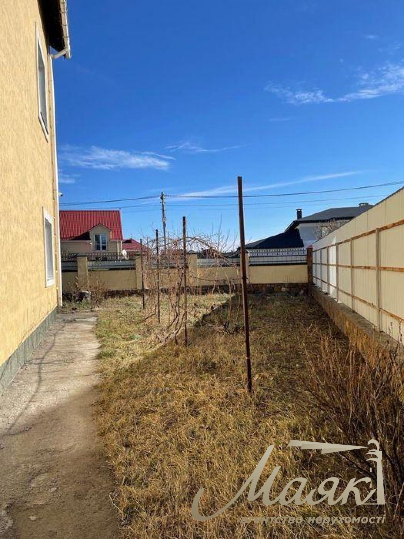 Продажа капитального дома 296м2 для семьи под Киевом в с. Крюковщина, ул. Вересневая