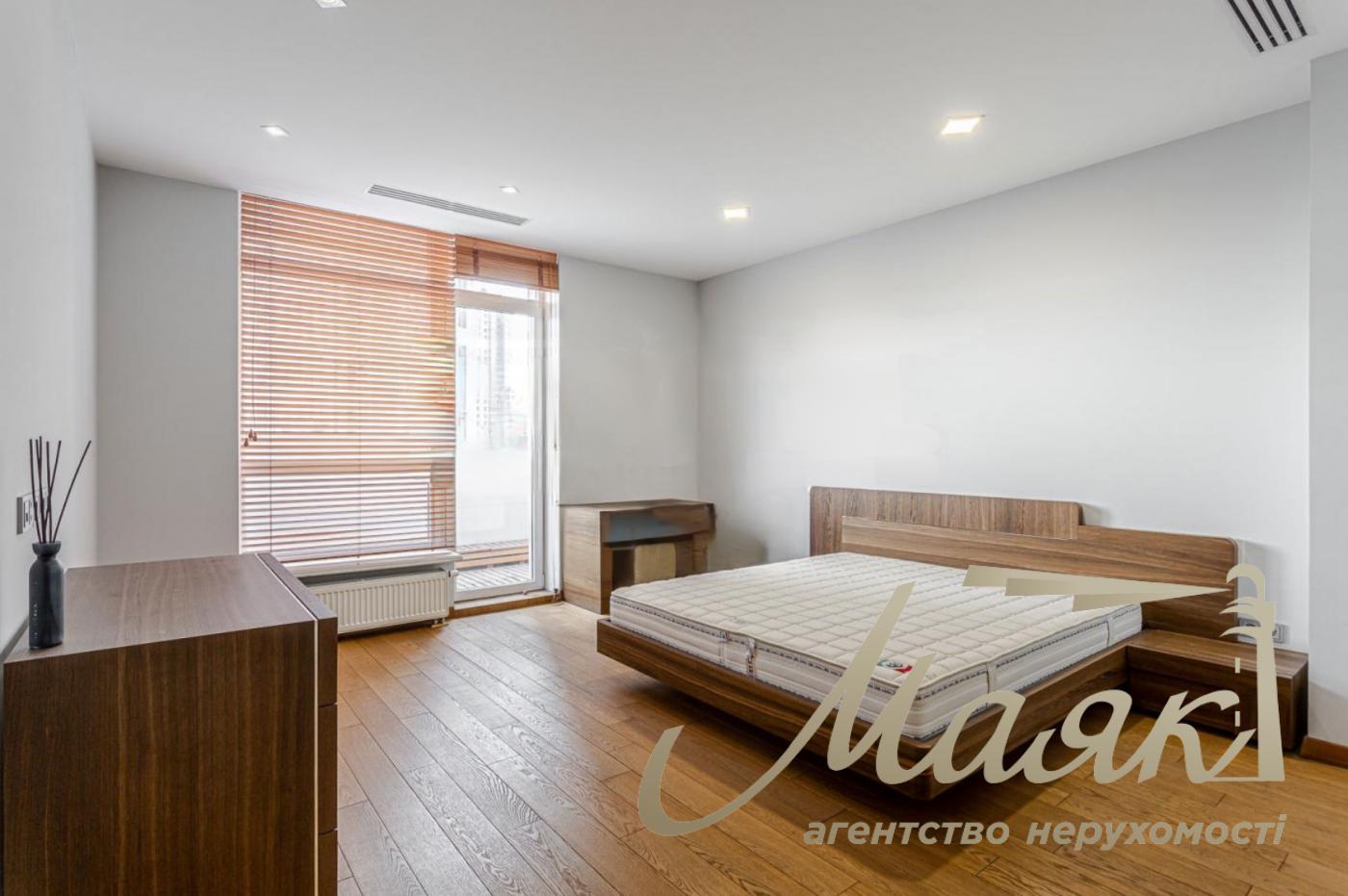 Продаж 3к-квартири в ЖК Новопечерські липки, вул. Драгомирова 5, Печерськ, Київ