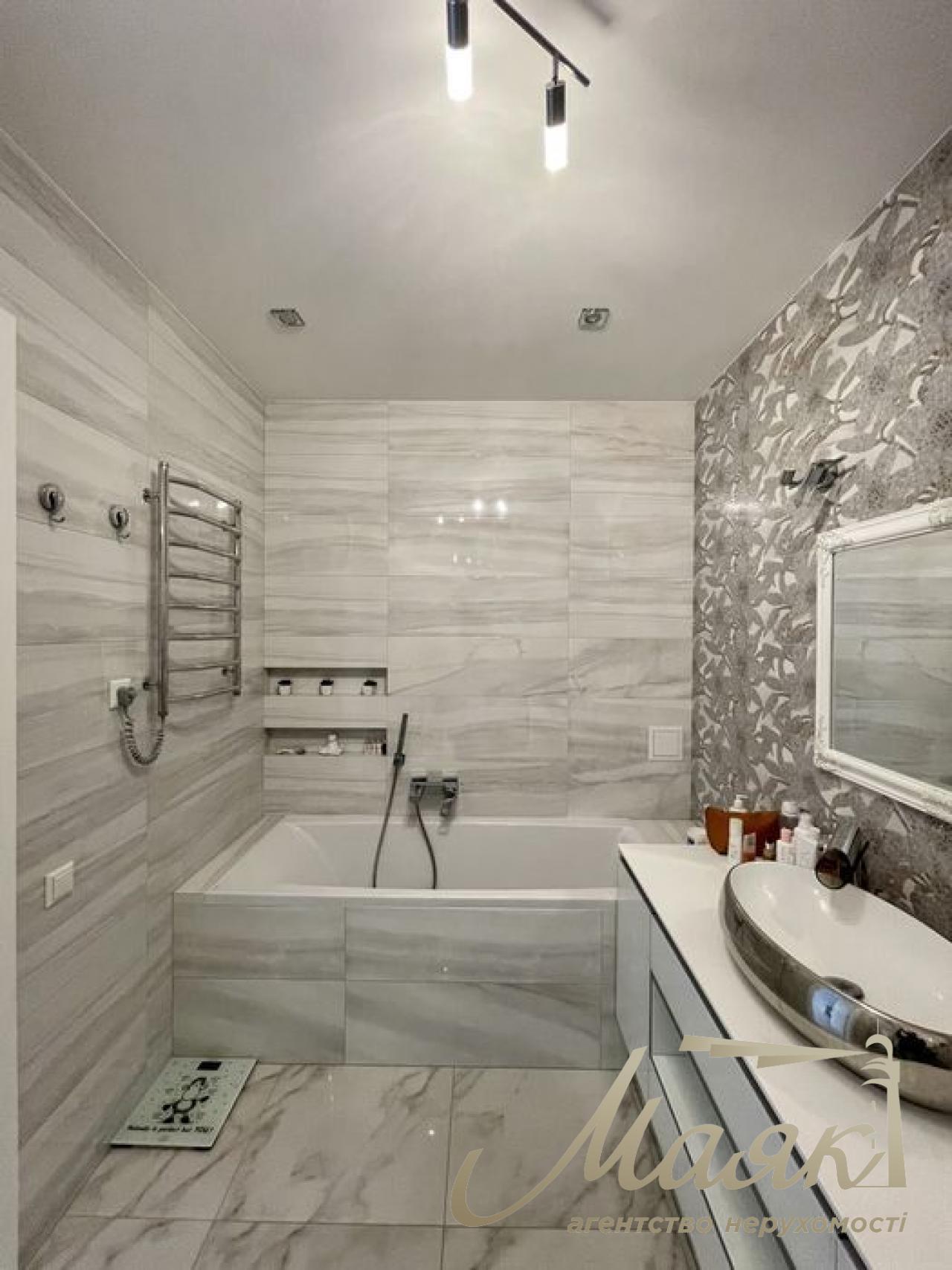 Продаж 3-к квартира ЖК Малахіт