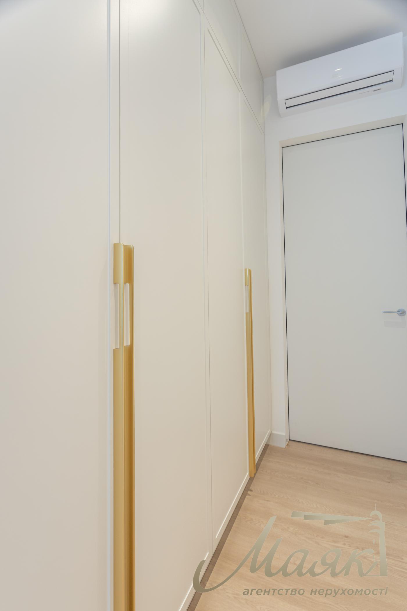 Продаж 4-кімнатної квартири 180 м² в ЖК "Новопечерські Липки", Драгомирова 15Б, Печерський район, Київ.