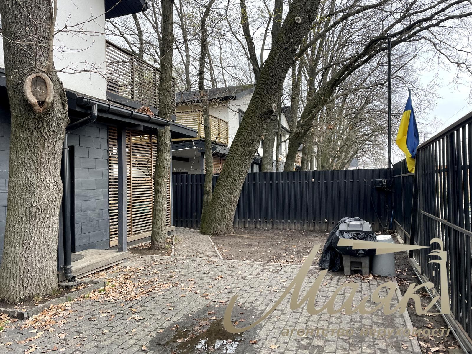 For sale duplex 114m2 in LCD Mallorn, Kryukovshchyna village, Yaroslavskaya street, 5B, Kyiv-Svyatoshinsky district.