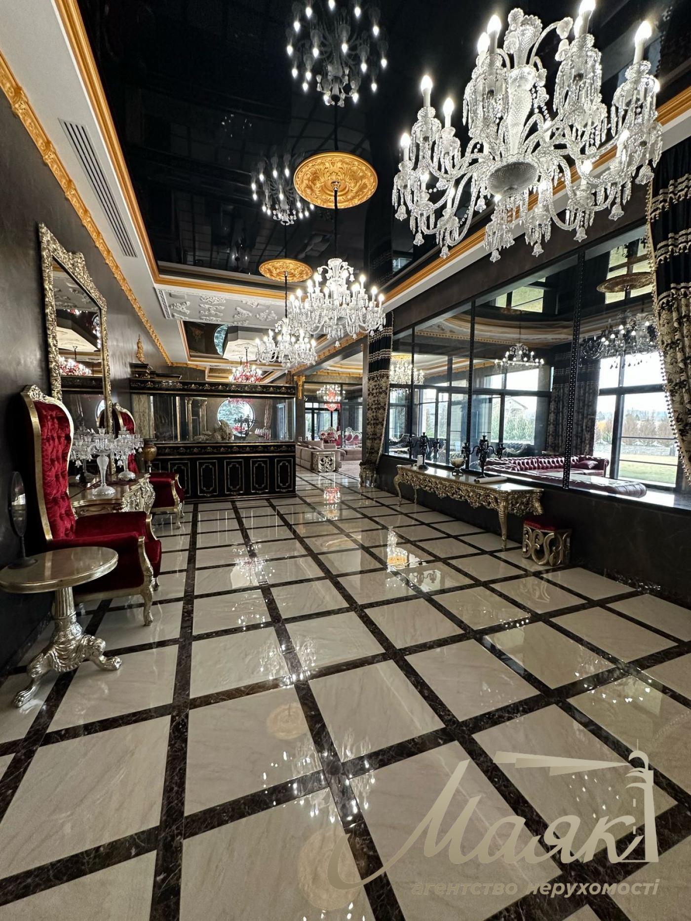 For sale one-storey cottage with access to the lake in the cottage town in the village of New Bezradichi, Obukhiv district.