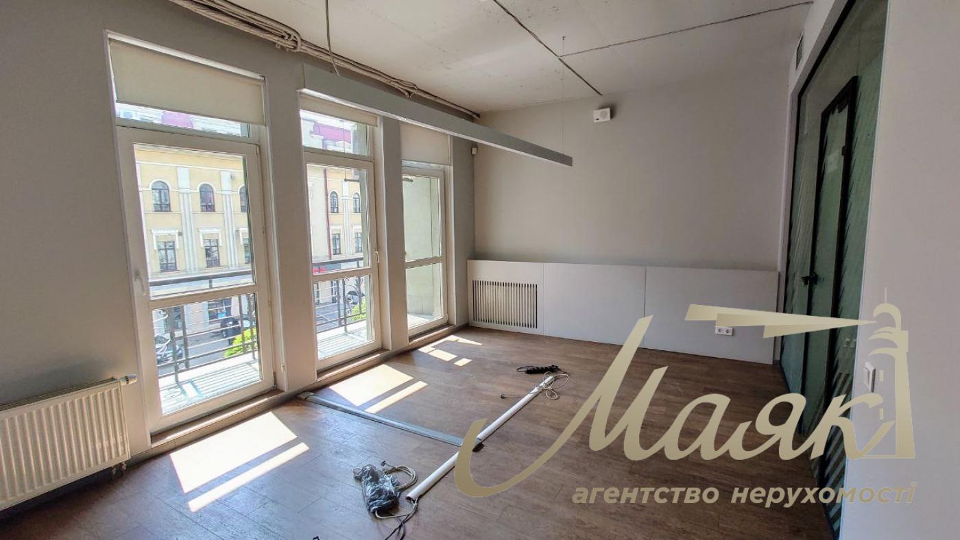 Оренда офісу 521м2 у БЦ на Контрактовій