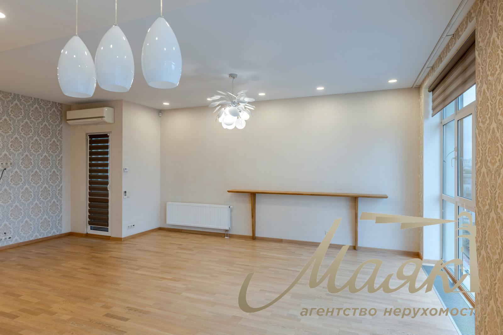 Продаж 4-кімнатної квартири в ЖК "Новопечерські Липки" Адреса: вул. О. Верхогляда (Драгомирова), 16, Печерський район.