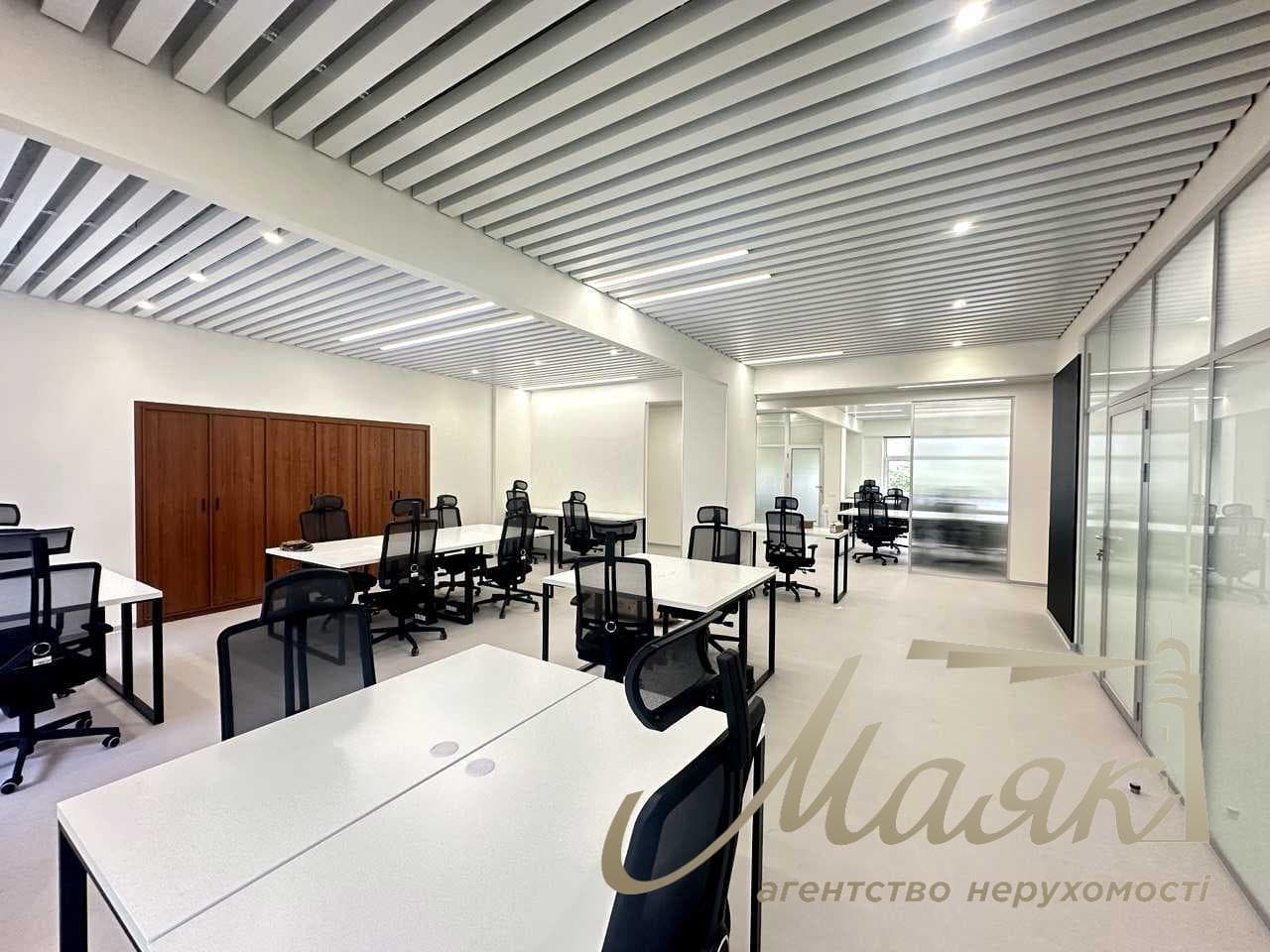 Продаж офісу площею 400 м², окремий поверх, вул. Олеся Гончара, Шевченківський район, Центр