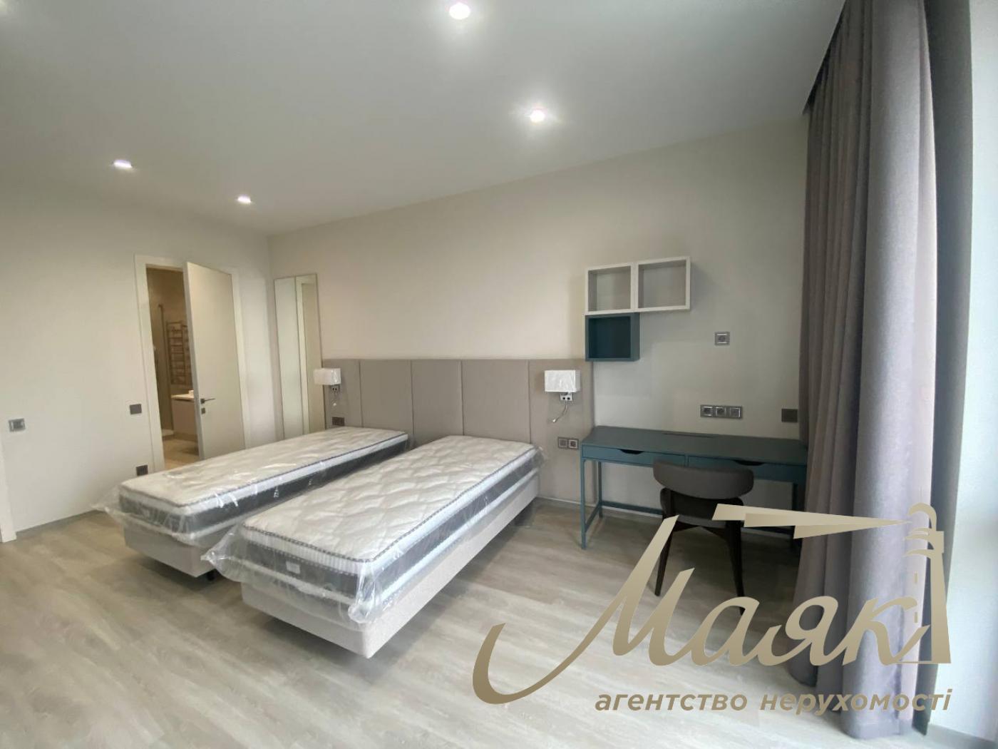 Rent of a three-story penthouse in the Atlantic residential complex at 118 Antonovich Street