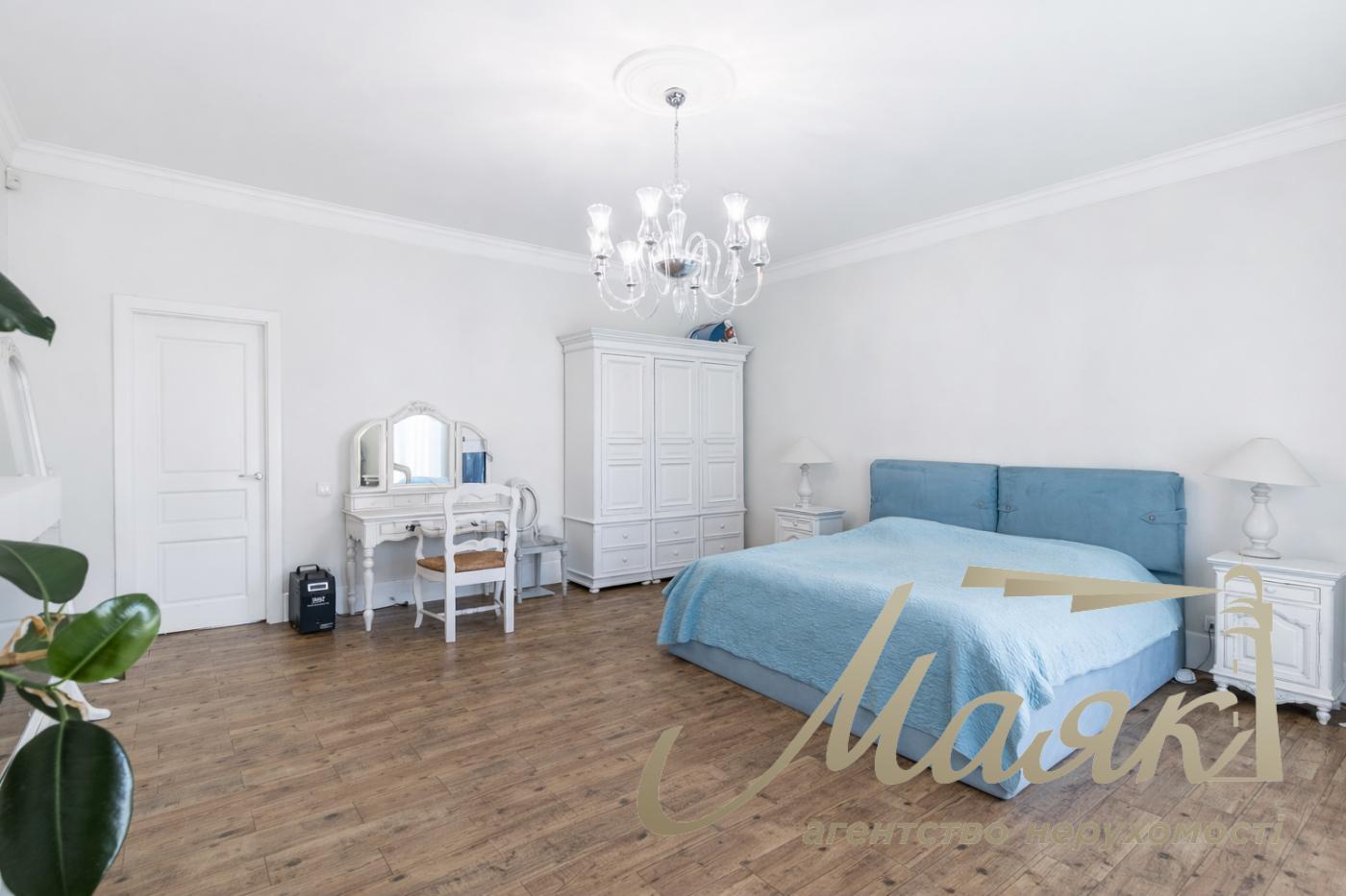 Продаж будинку (420м2) у Києво-Святошинському р-н, с. Гатне