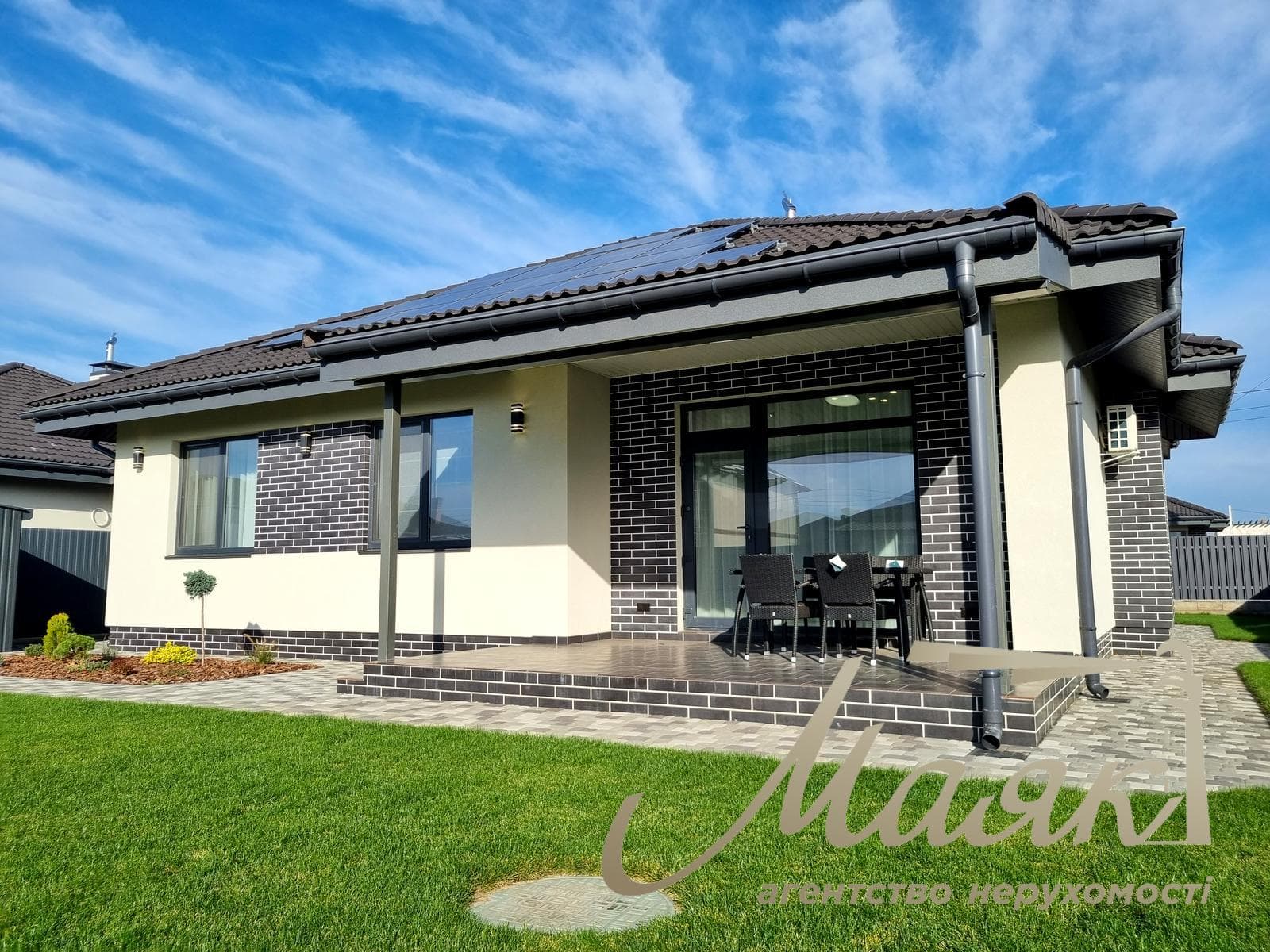 Продаж автономного будинку з сонячною електростанцією | 134 м² | КМ "Міжріччя" Поруч з річкою Десна с. Осещина, вул. Осещина, вул. Зоряна