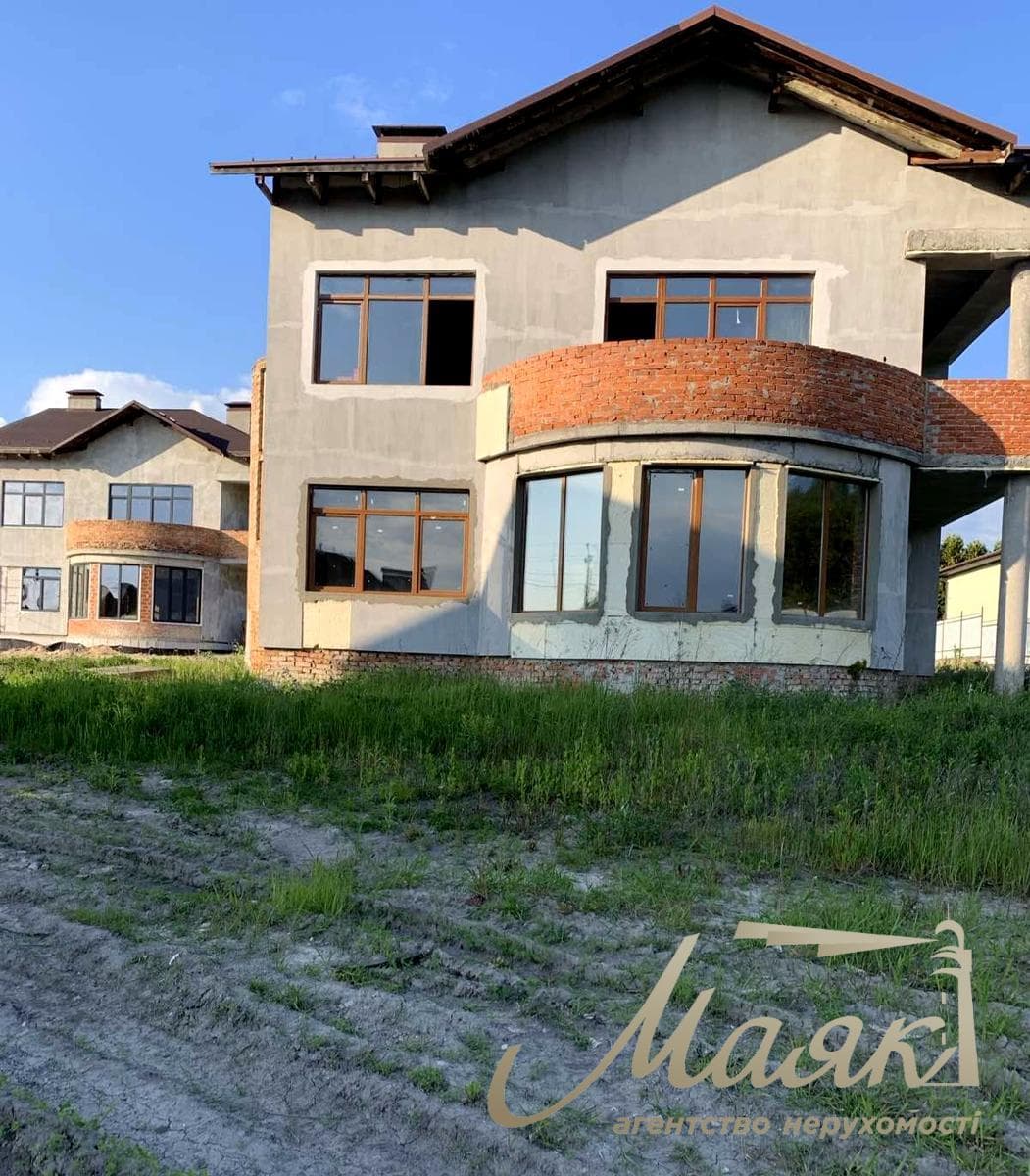 Продаж 2х поверхового будинку 220м2 в с. Кременище, вул. Грушевського, Києво-Святошинський район, Київська область.