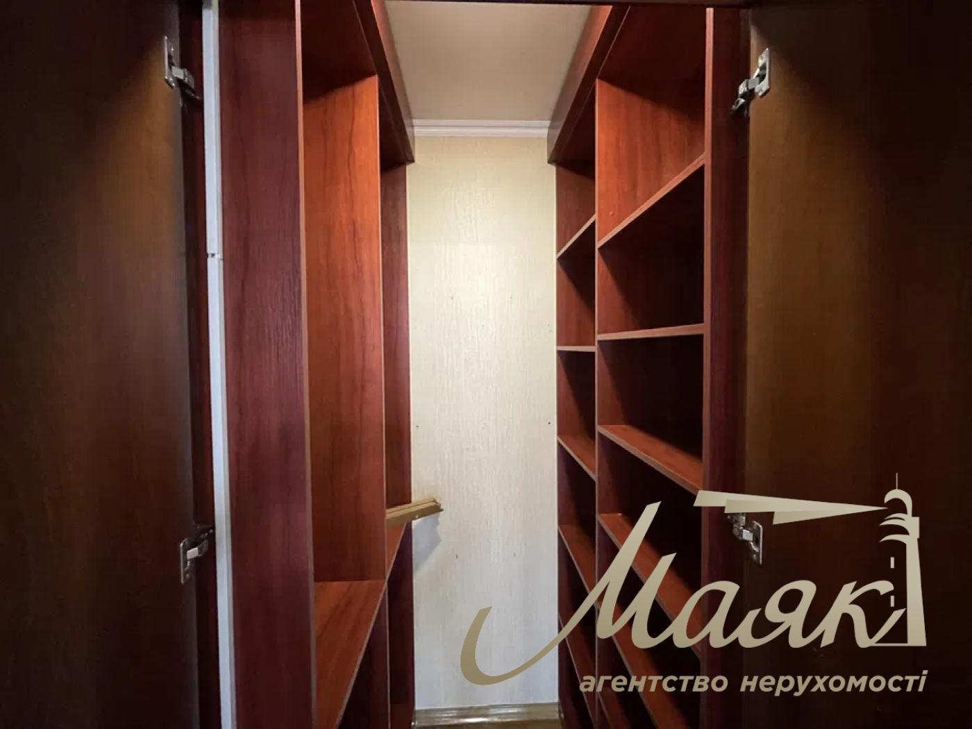 Оренда 4к квартири (217м²) по вул. Паторжинського 14, Центр