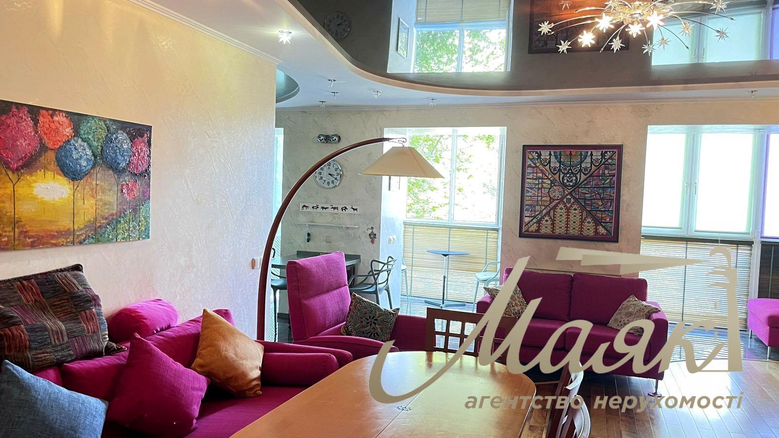 Оренда 4-кімнатної квартири в Цетрі, стм. Площа Українських Героїв, Київ