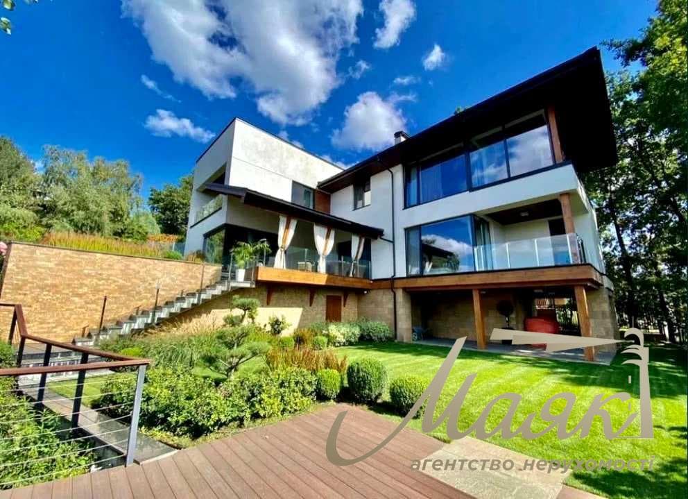Оренда будинку площею 370 м² у закритому котеджному містечку «Лісники» — авторський дизайн, 15 соток та гараж на 2 автомобілі, вул. Гайова