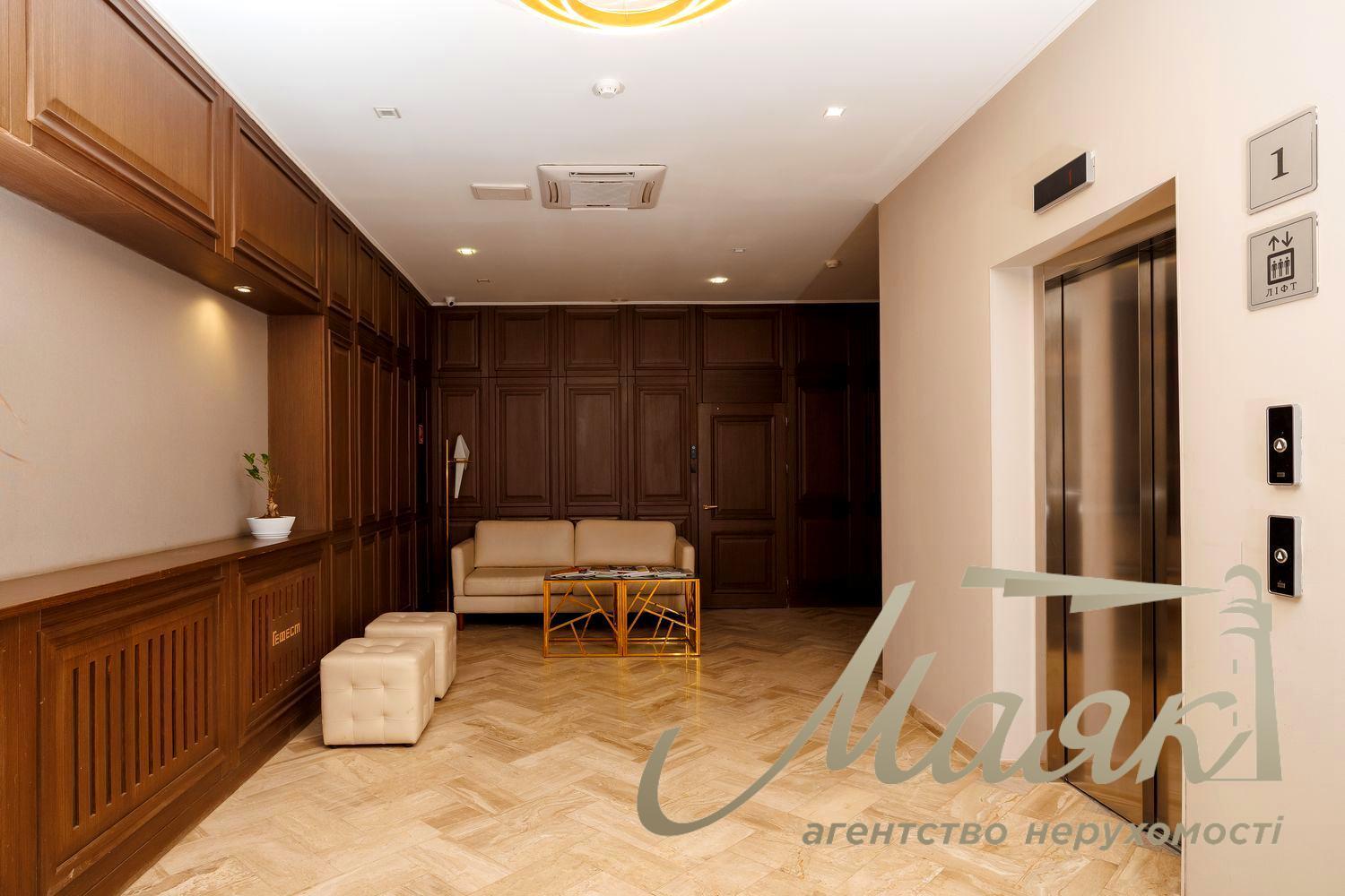 Office for rent 130 sq.m. in BC Hephaest, 99a Glubochitskaya str.